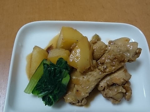 鳥手羽元とジャガイモの甘辛煮♪